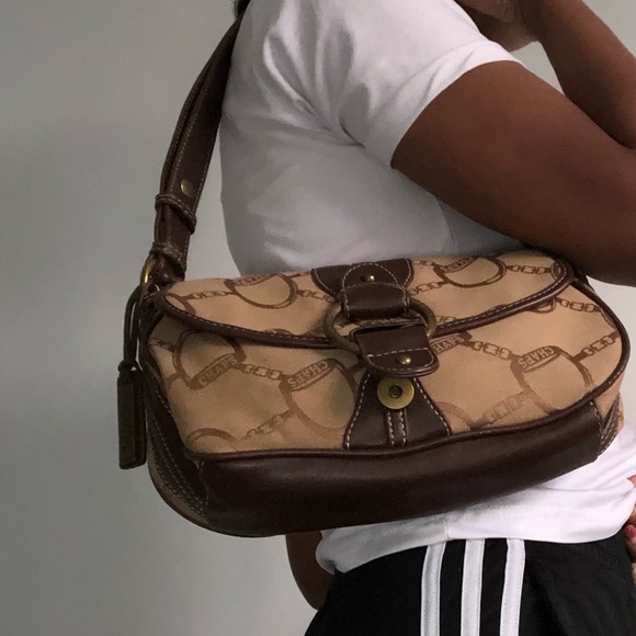 Vintage Chaps small shoulder bag. - Picture 9 of 10